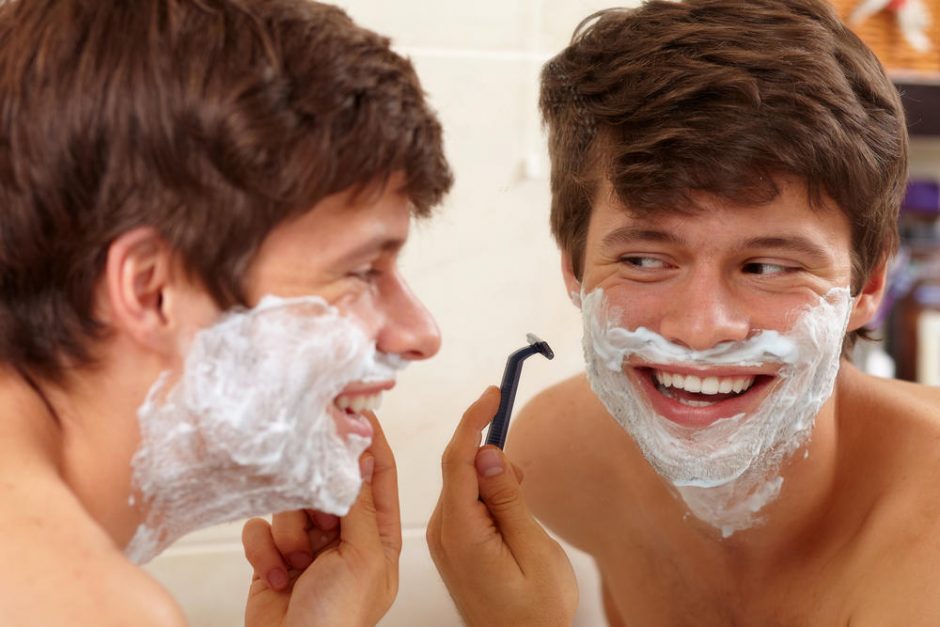 D. Britanijoje populiarėja barzdos persodinimas