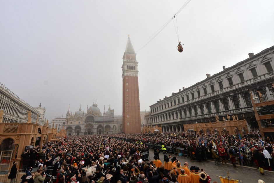 Venecijos karnavalą temdo ne tik ūkanos