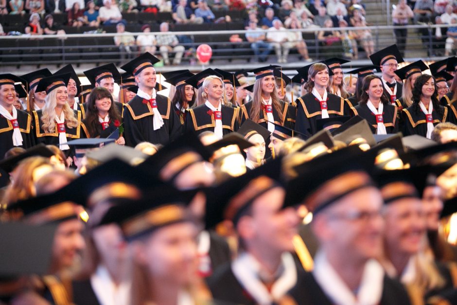 Diplomai – beveik tūkstančiui LSMU absolventų
