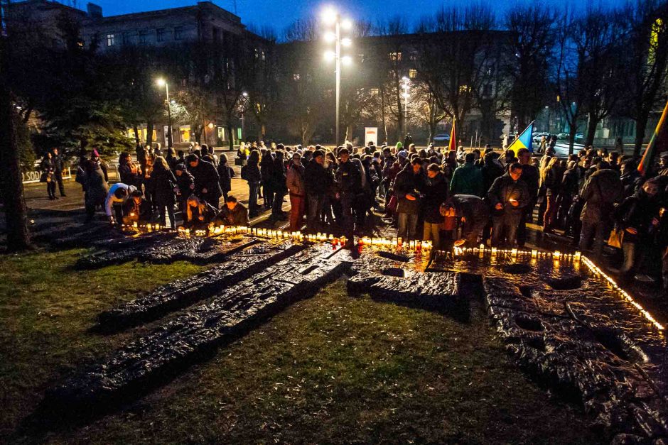 Prie R. Kalantos paminklo – paramos žodžiai Ukrainai