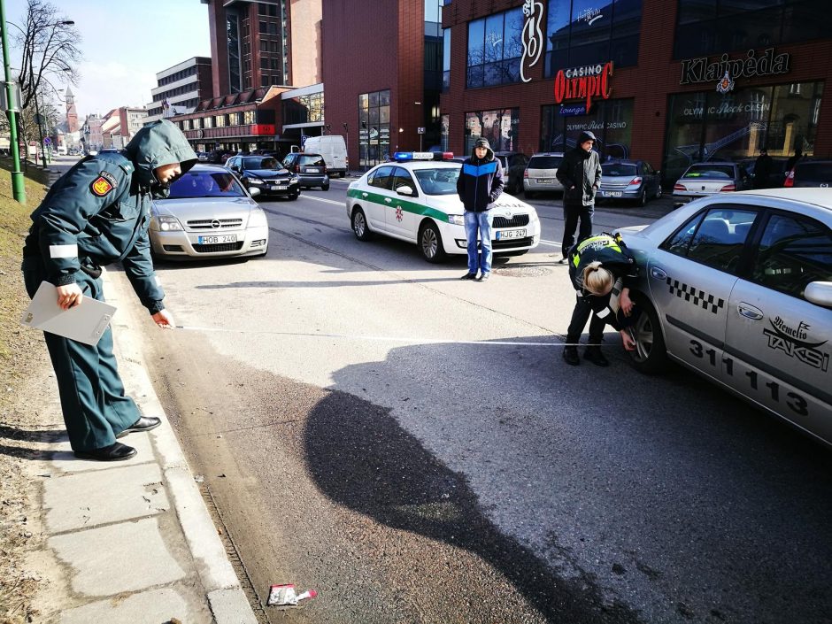 Centre susidūrus mašinoms policininkai aiškino, kuris kaltas