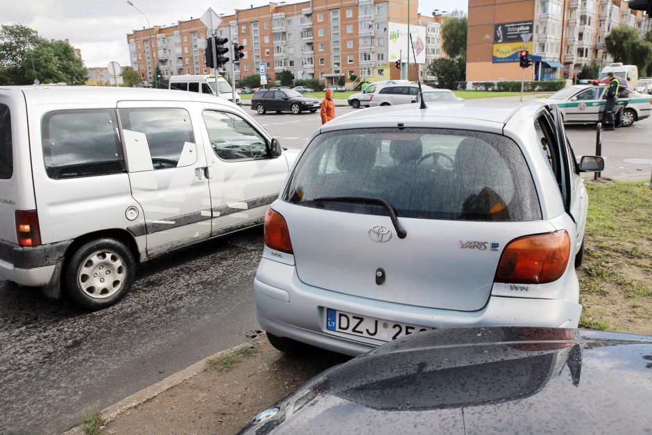 Avarijoje mašiną mėtė kaip plunksnelę