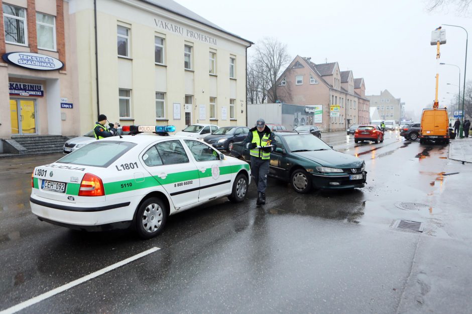 Klaipėdos centre – keturių automobilių kaktomuša