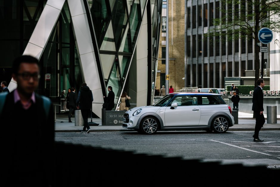 Karališkųjų vestuvių proga „Mini“ sukūrė unikalų automobilį