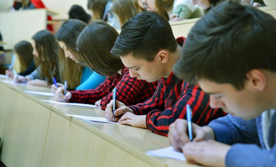 Universitetuose neliks programų, kurios surenka per mažai studentų