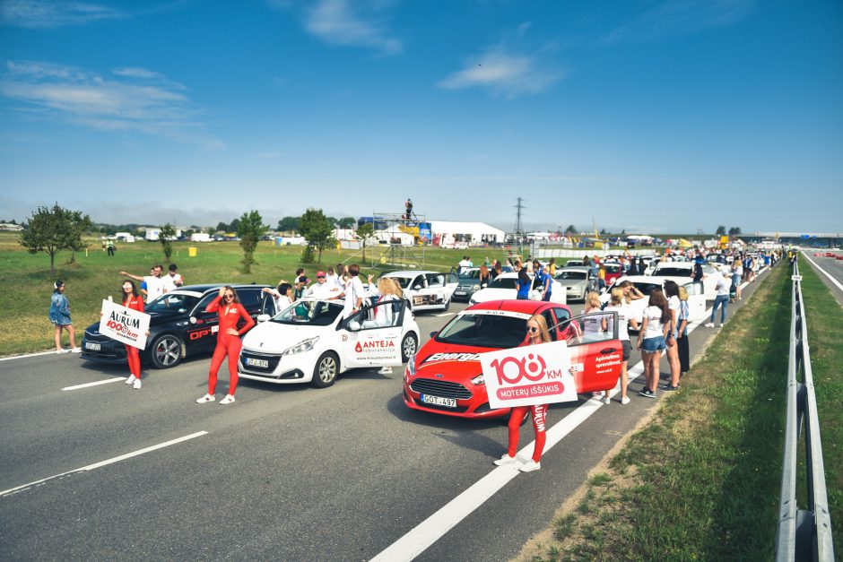 Lenktynės, kurias damos itin norėjo laimėti