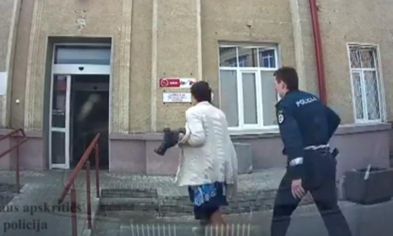 Vilniaus policijos pareigūnai padėjo į ligoninę nugabenti sužeistą vaiką