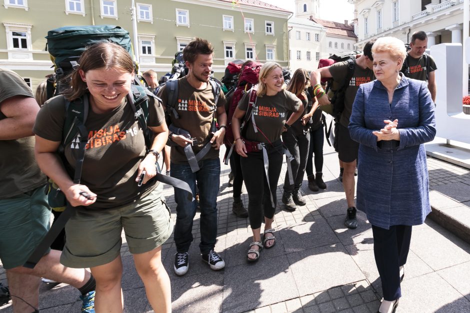 Prezidentė su vaišėmis sutiko „Misija Sibiras“ ekspedicijos dalyvius