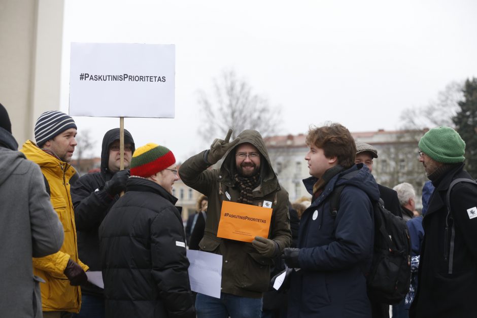 Vilnius krapštys papildomus milijonus emigruoti grasinantiems medikams