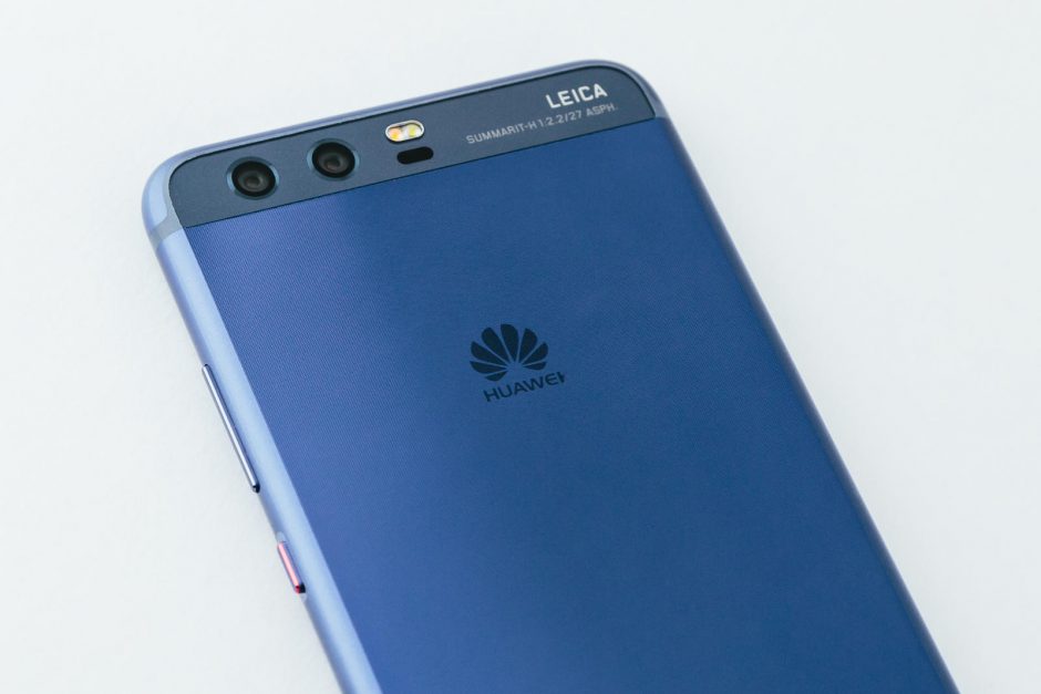 Pasauliui pristatytas „Huawei P10“ su antros kartos „Leica“ kameromis 