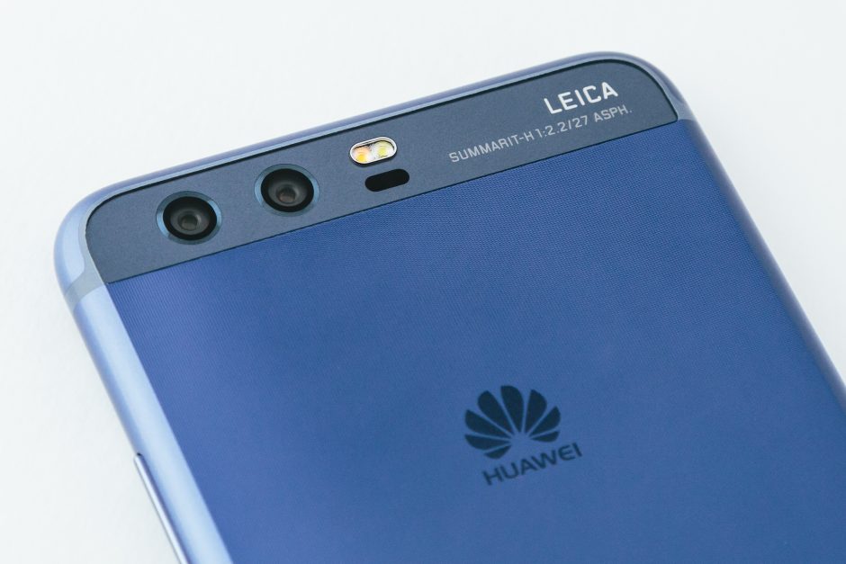 Pasauliui pristatytas „Huawei P10“ su antros kartos „Leica“ kameromis 