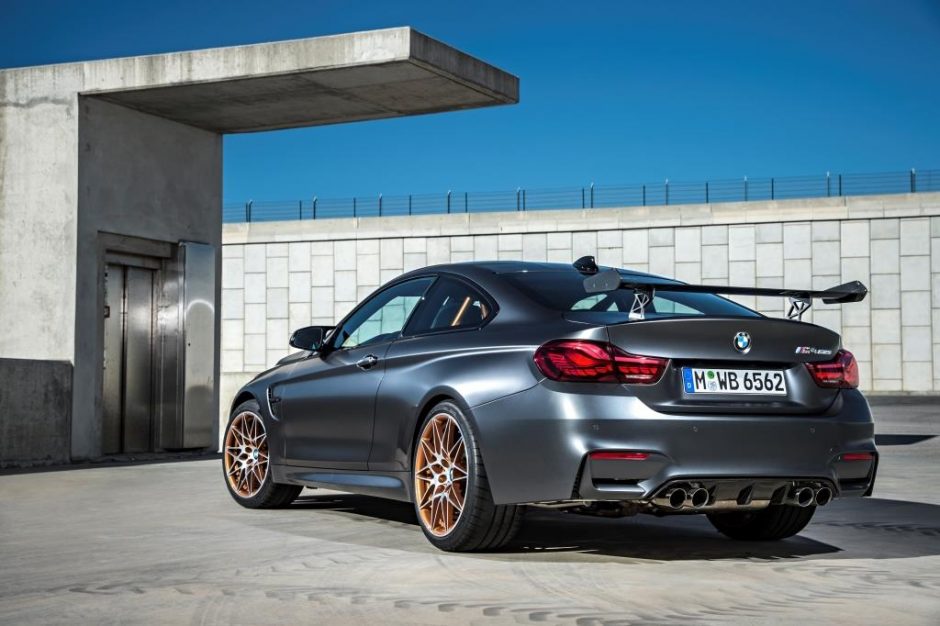 Sportiškas „BMW M4 GTS“ – su „ekraniniais“ galiniais žibintais