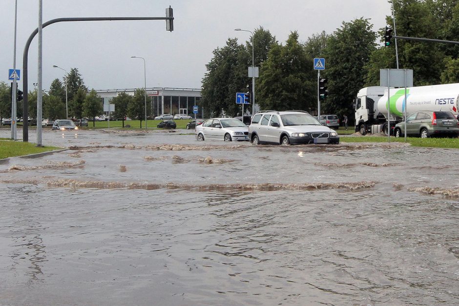 Audra, kainavusi šimtus tūkstančių eurų