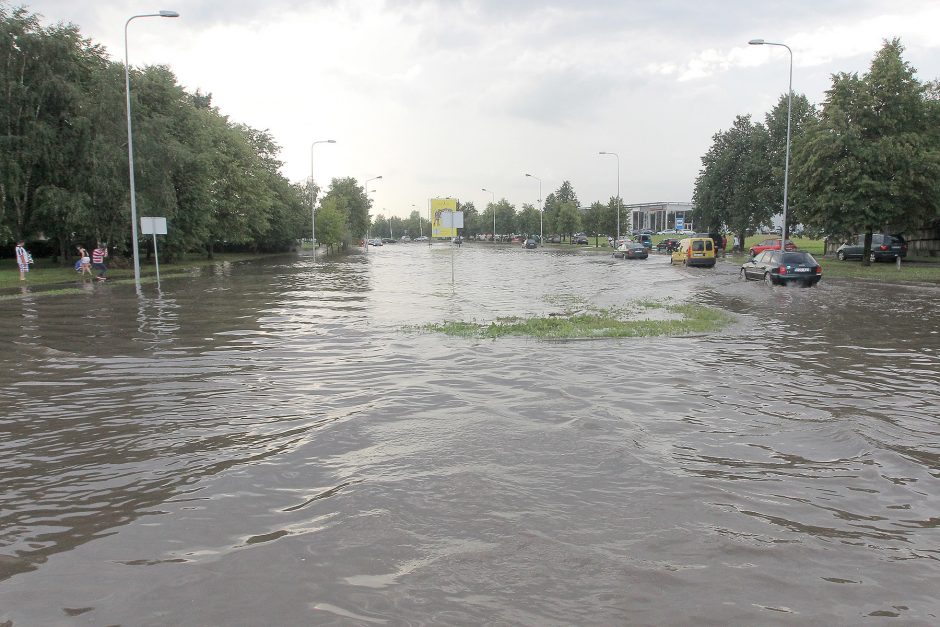 Audra, kainavusi šimtus tūkstančių eurų