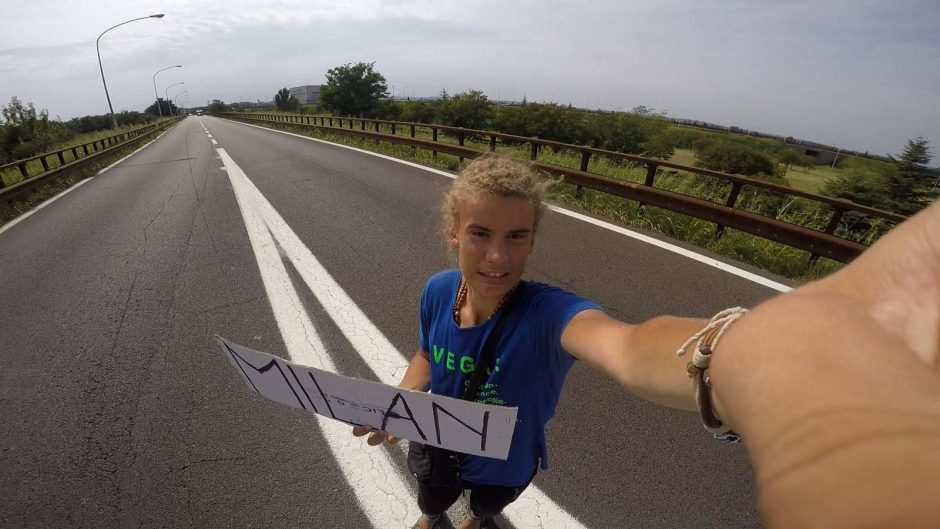 Kurčio vaikino kelionė autostopu po Europą vos nesibaigė mirtimi