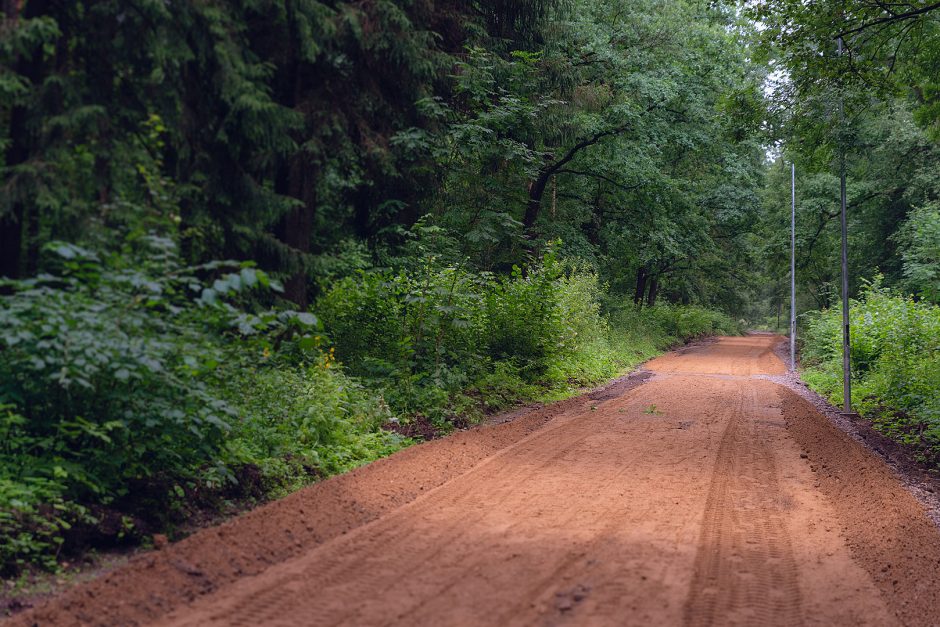 Kleboniškio miške pluša kelininkai – atnaujinami dviračių ir pėsčiųjų takai