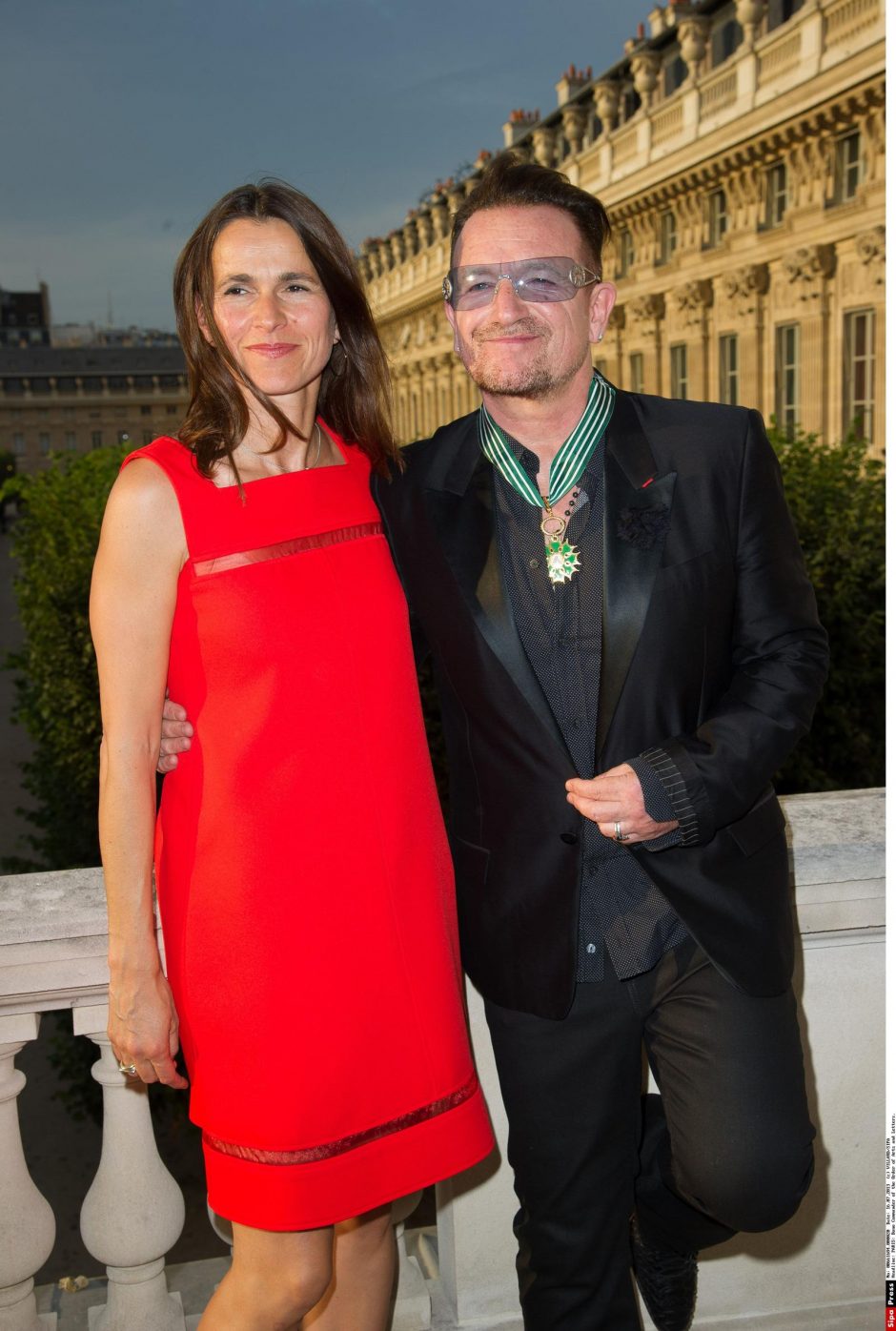 Bono gavo aukščiausią Prancūzijos kultūros apdovanojimą 