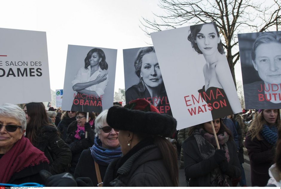 Tūkstančiai moterų protestuoja prieš D. Trumpą