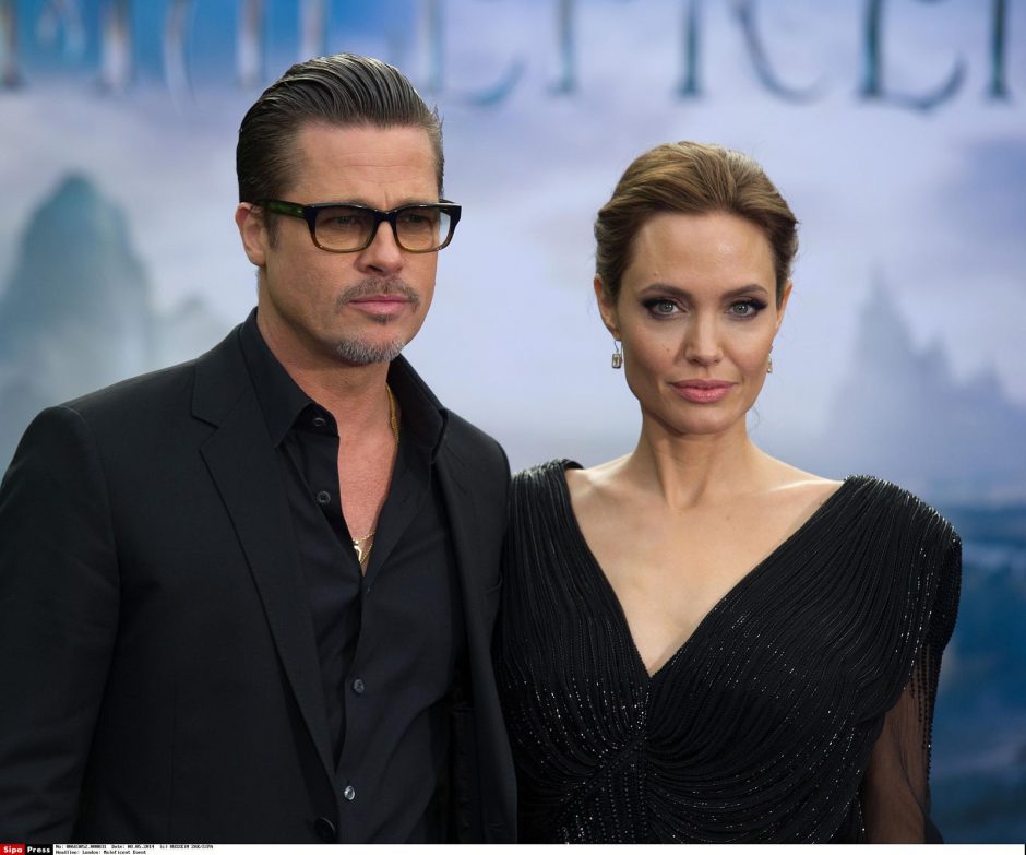 A. Jolie ir B. Pittas prisipažino ranka rašę vienas kitam meilės laiškus