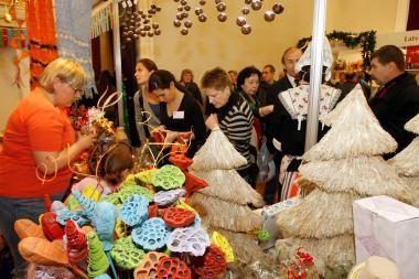 Šeštadienį Vilniaus rotušėje – Tarptautinės Kalėdų labdaros mugės šurmulys