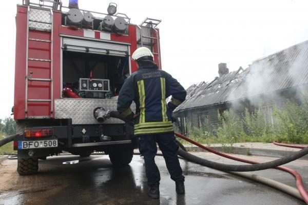 Savaitgalį Lietuvoje kilo 121 gaisras