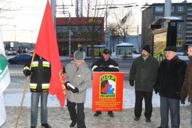 Ugniagesių piketo valdžia nepaisė ir nutarė naikinti dvi komandas Kauno rajone (papildyta 12.20 val.)
