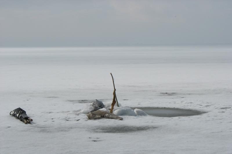 Kuršių mariose pradėjo aižėti ledas, žvejai raginami būti atsargūs