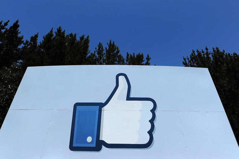 „Facebook“ pasiryžę šalinti fiktyvius „Like“