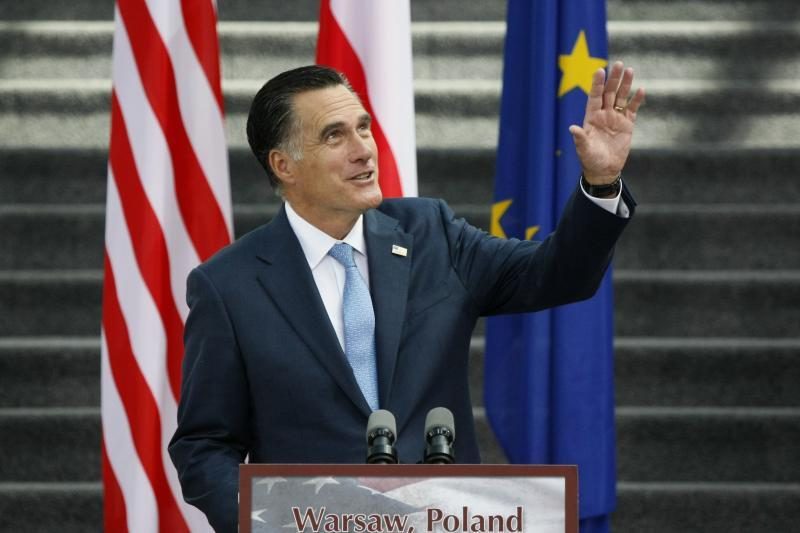 M. Romney dėl uragano atšaukia savo susitikimus su rinkėjais