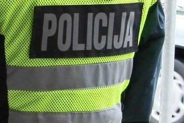 Rokiškio rajone girtas dviratininkas užpuolė policininkus