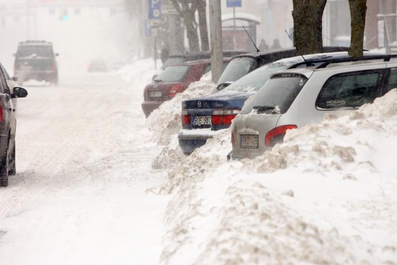 Žiema nerimsta: eismo sąlygos Kaune – vėl sudėtingos 