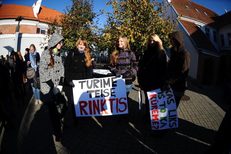 Protestuojantys studentai užplūdo Kauno gatves