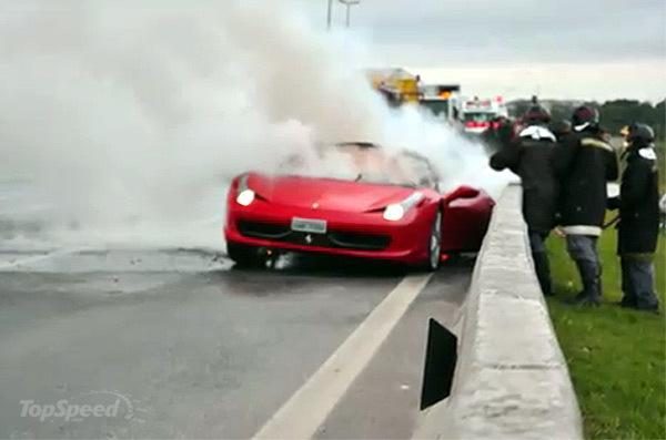 „Ferrari 458 Italia“: dar vienas liepsnojantis automobilis