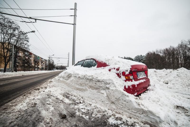 Iš kiemų šalinti apleistus automobilius miestui - per didelė prabanga