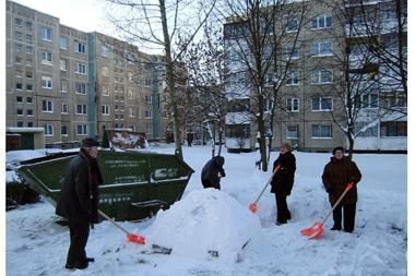 Eigulių seniūnija nusikasė sniegą