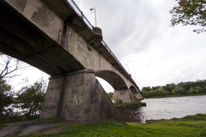 Pigiausias pasiūlymas rekonstruoti Panemunės tiltą nustumtas į galą