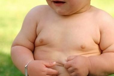 11 mėnesių kūdikio svoris kaip 8 metų vaiko (video)