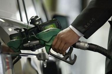 A-95 markės benzinas jau kainuoja daugiau kaip 4 litus
