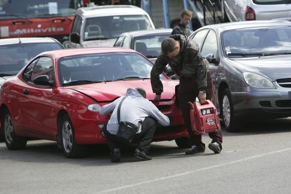 Daugiau nei du trečdaliai pirkėjų automobilio ieško internete