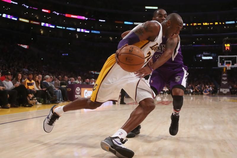 NBA naktis: „Lakers“ įgauna pagreitį, čempionai patiesti Memfyje