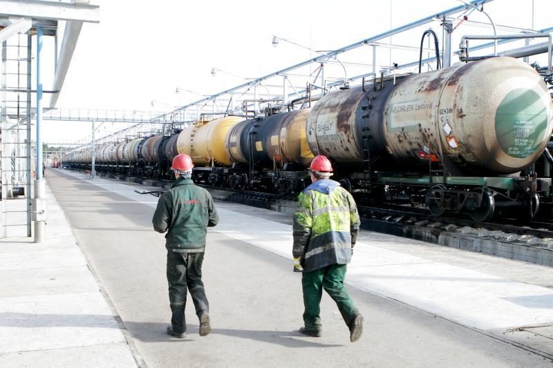 Rusija nuo rugpjūčio 3 proc. didins naftos eksporto muitą
