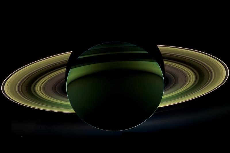 Kas nutiko Saturnui? „Cassini“ atsiuntė nematytą planetos nuotrauką