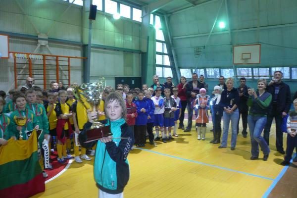 Sostinės vaikų futbolo komanda „Žaibas“ triumfavo tarptautiniame turnyre