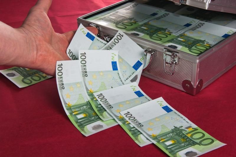 Lietuvos didmiesčių gyventojai nelinkę skubėti su euru