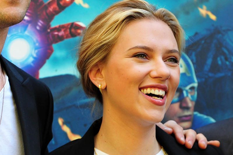 Scarlett Johansson pasidarė naują tatuiruotę
