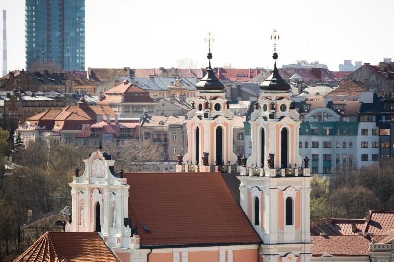 Atidengta poetei J.Vaičiūnaitei skirta skulptūrinė kompozicija