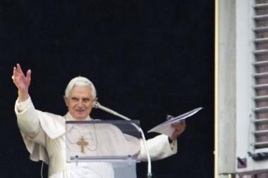 Kūčių vakarą parblokštas popiežius jaučiasi gerai (papildyta)