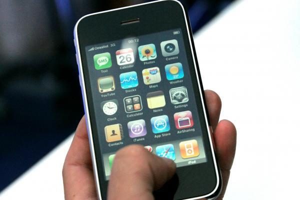 Valdininkai nuo brangių SMS mobiliojo ryšio klientų neapsaugo 