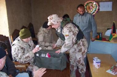 Lietuvos kariai padeda afganistaniečiams pasirengti žiemai