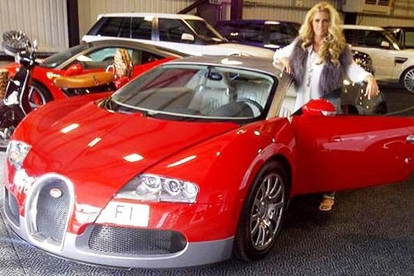 K.Price nusibodo jos „Bugatti Veyron“ spalva: dabar jis bus rožinis